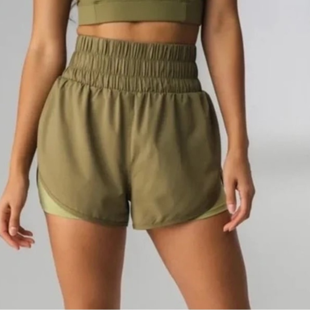 Vitality Vista Shorts